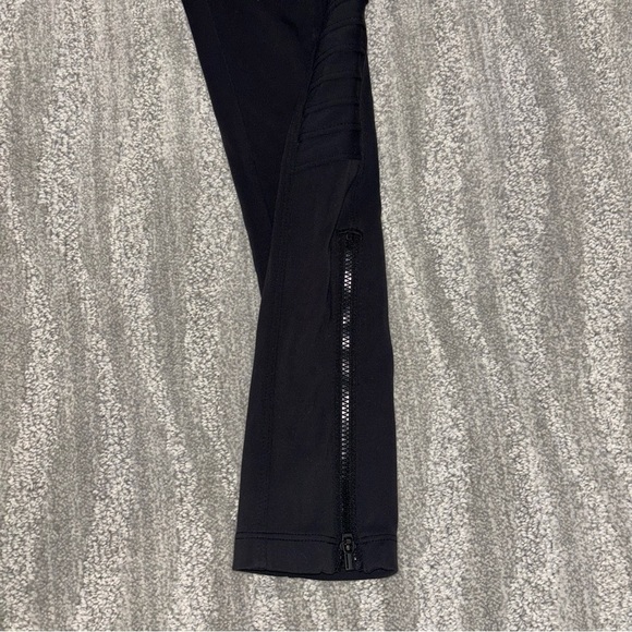 Athleta Women’s Delancey Motto Tight Black Zip Ankles Size S - Picture 4 of 5